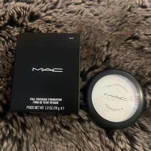 NEW MAC Full coverage foundation White